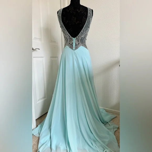 Beaded Bodice Prom Dress 👗 - Picture 2 of 12